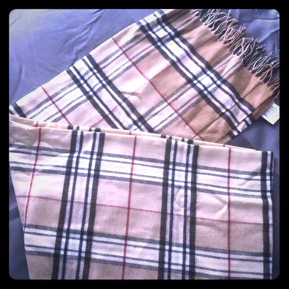Brand new scarf - Picture 1 of 4
